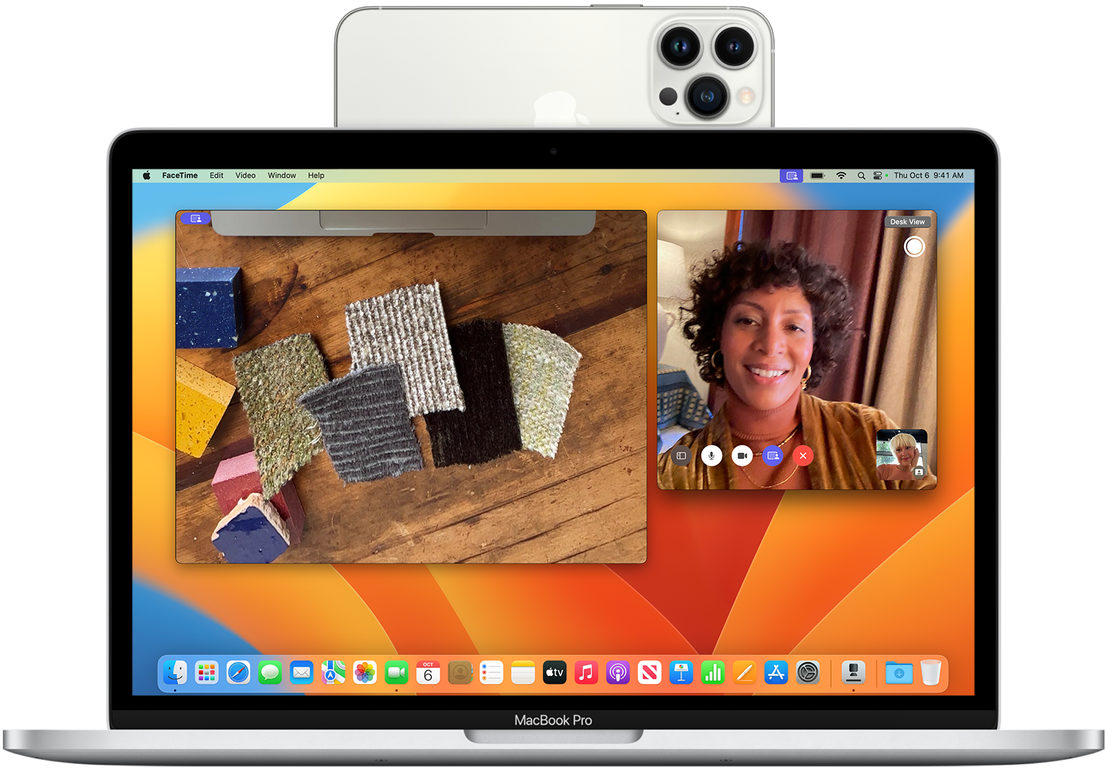 iPhone montado sobre Macbook Pro funcionando como webcam gracias a Continuity Camera.
