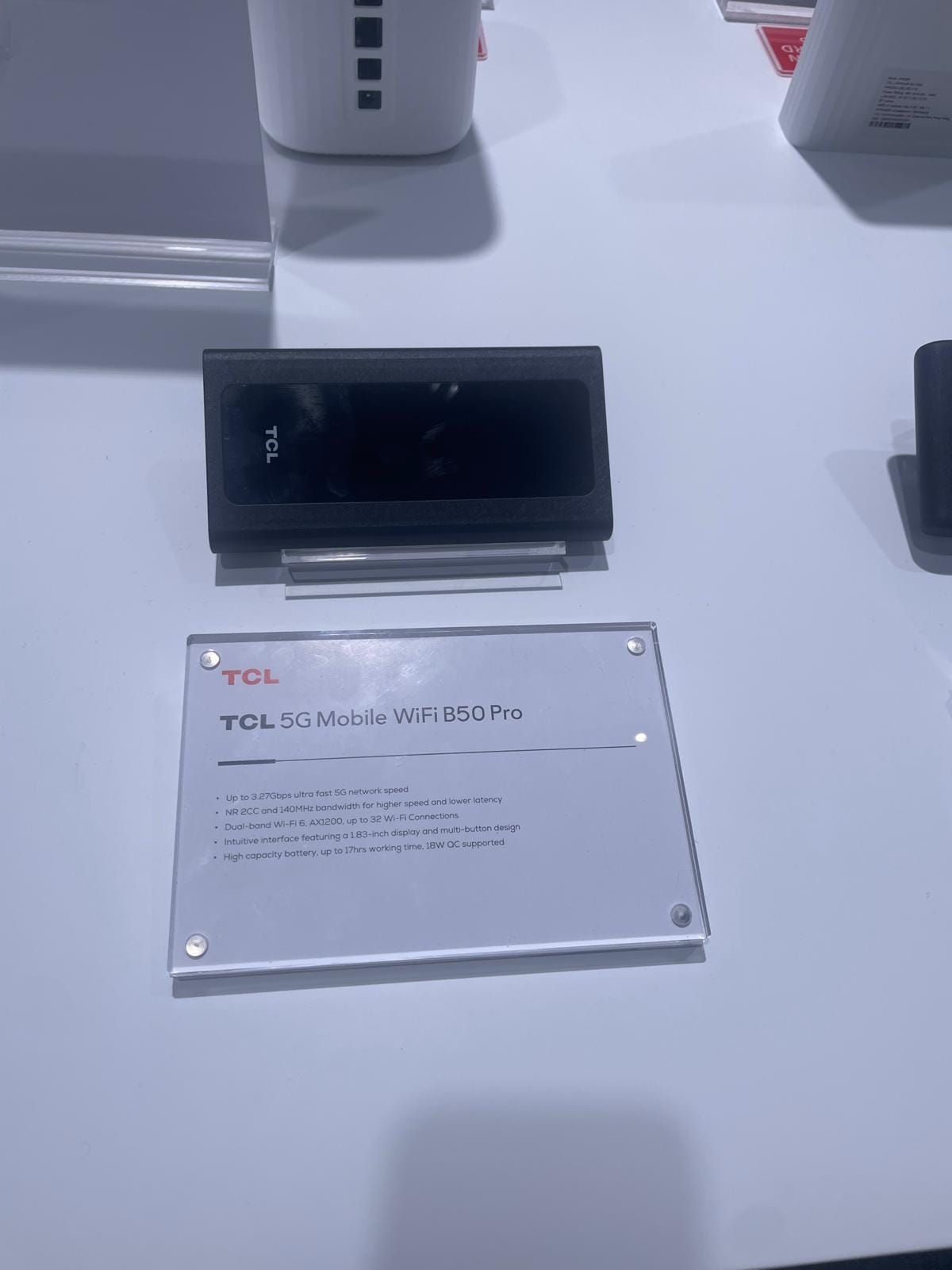 Fotografía del TCL 5G Mobile WiFi B50 Pro en el MWC 2026 de Barcelona