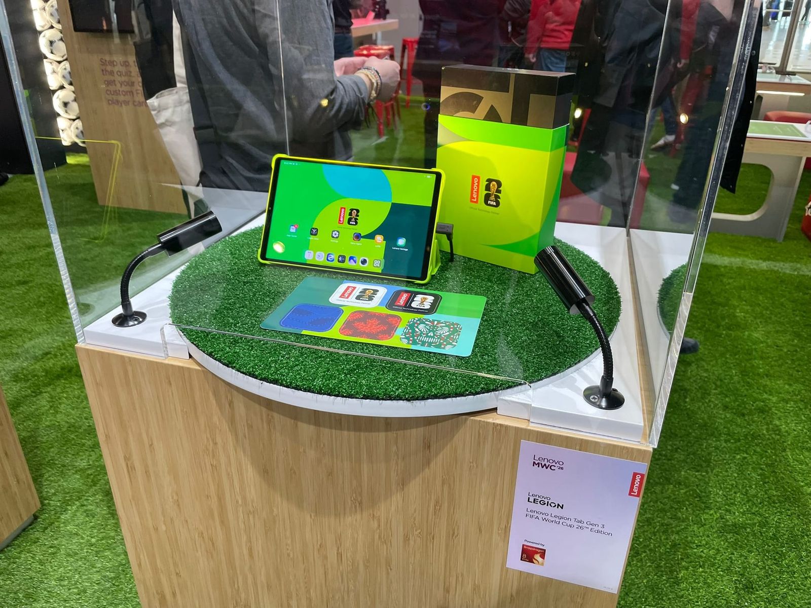 Fotografía tomada en el MWC de Barcelona 2026 de la Lenovo Legionelas Tab Gen 3 FIFA World Cup 26 Edition